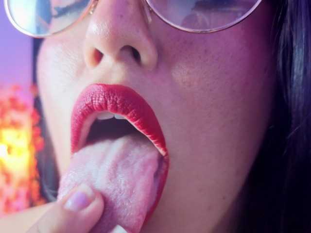 NaharaSoller live cam on BongaCams
