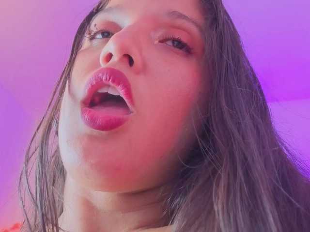 NaharaSoller live cam on BongaCams