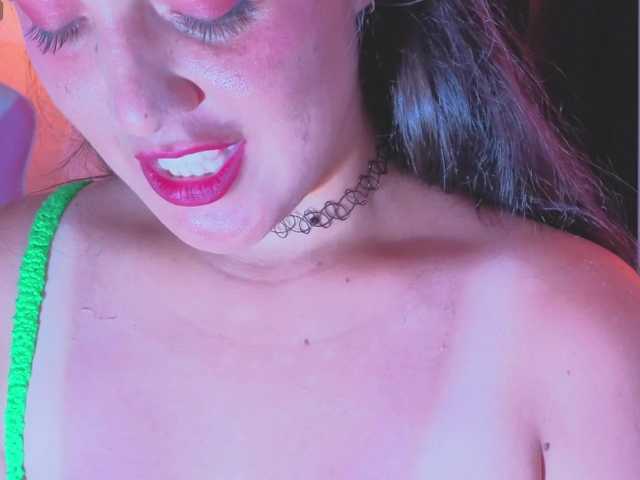 NaharaSoller live webcam show