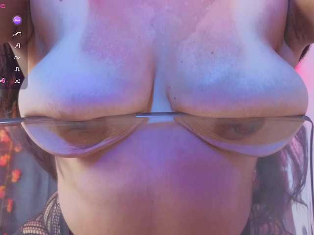 NaharaSoller live cam on BongaCams
