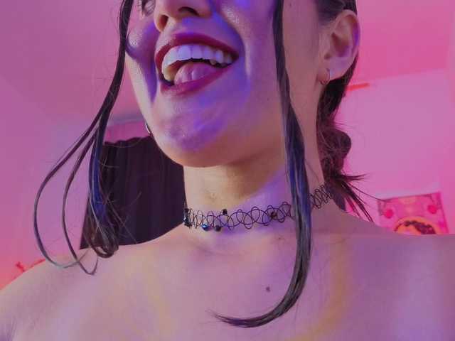 NaharaSoller live cam on BongaCams