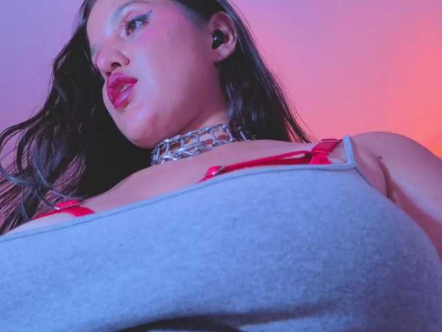 NaharaSoller live webcam show