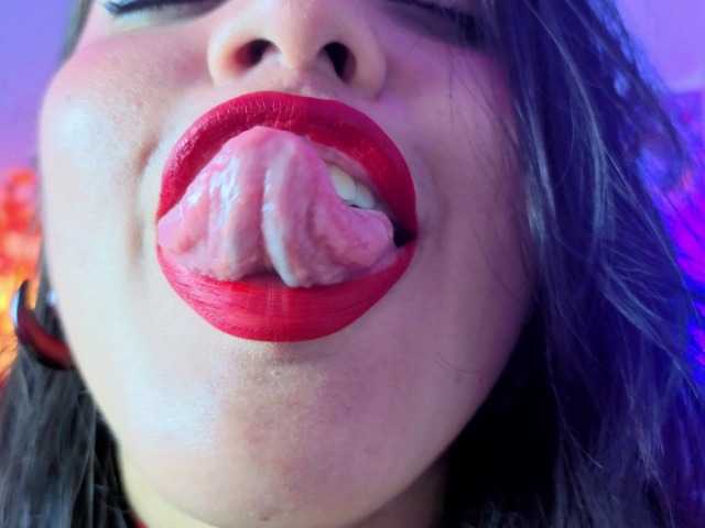 NaharaSoller live cam on BongaCams