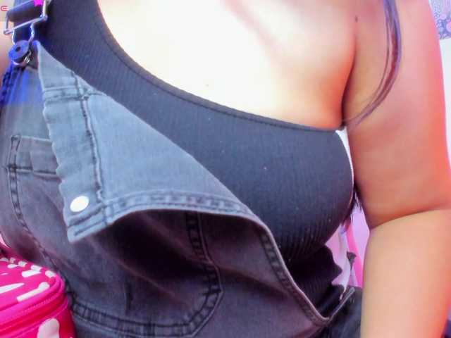 NaharaSoller live cam on BongaCams