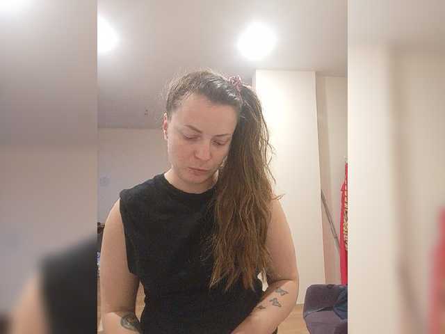le modèle Silverrr32 est en webcam porno dans un show sur le site bongacams, il possède les tags suivants: White/Caucasian,Brunette,Hairy