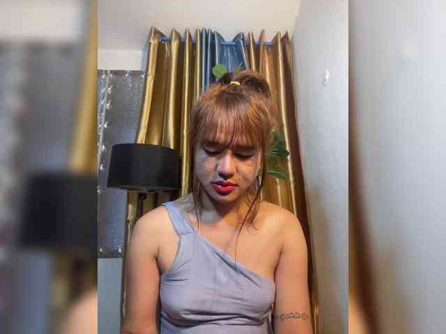 QueenSera Live Webcam on BongaCams