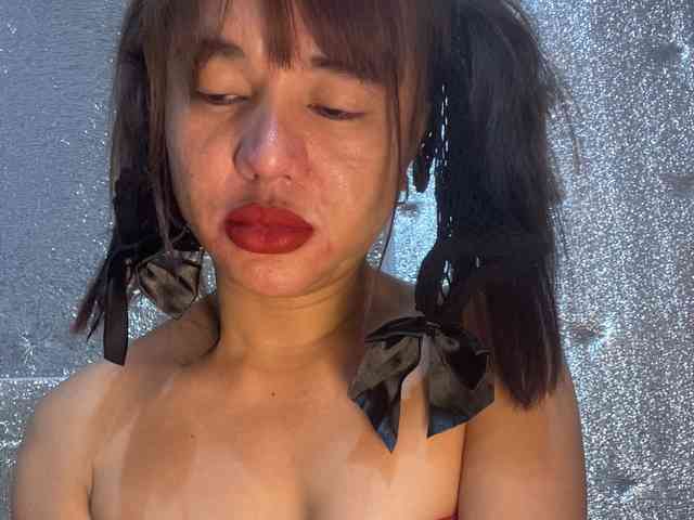 QueenSera Live Webcam on BongaCams