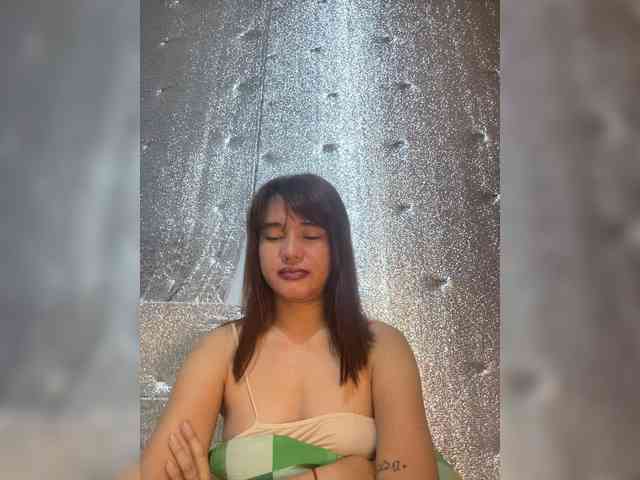 QueenSera Live Webcam on BongaCams