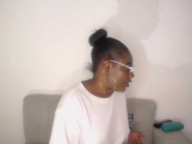 Susan-lopez's BongaCams show and profile