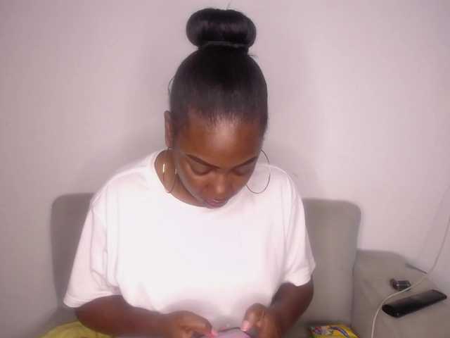 Susan-lopez's BongaCams show and profile