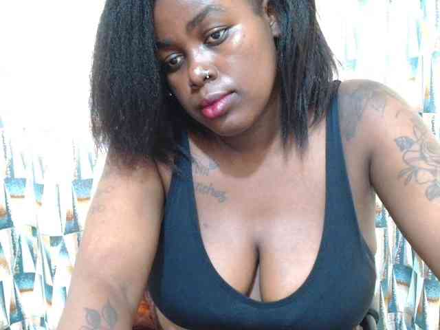 Model: Temptation-Duo