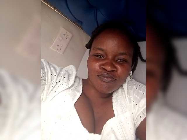 PearlAlis's BongaCams show and profile