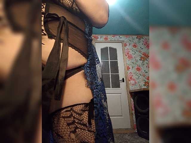Private-LLIoy live cam preview