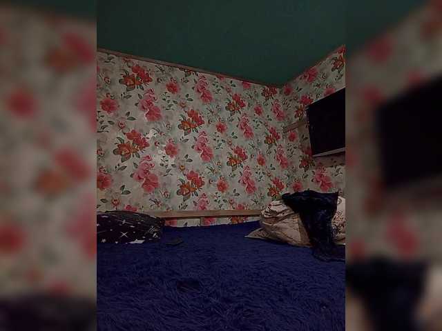 Private-LLIoy live cam preview