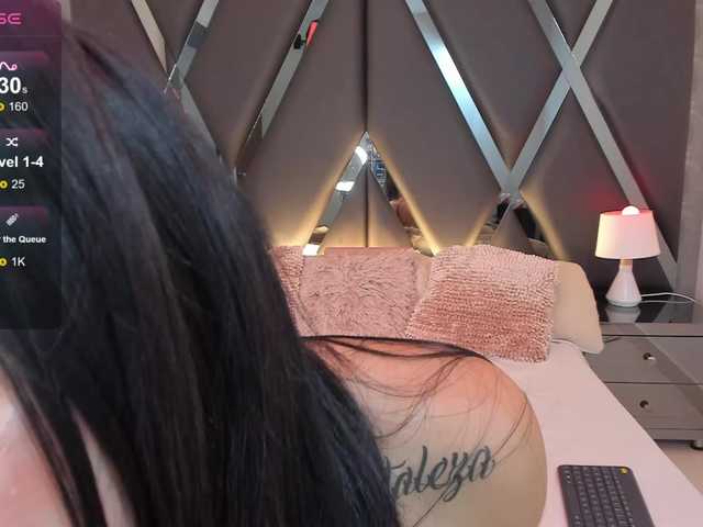 EsmeraldaFox's BongaCams show and profile