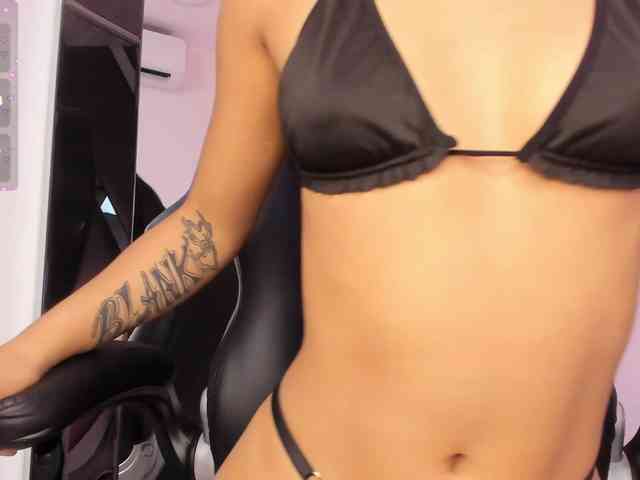 EsmeraldaFox webcam