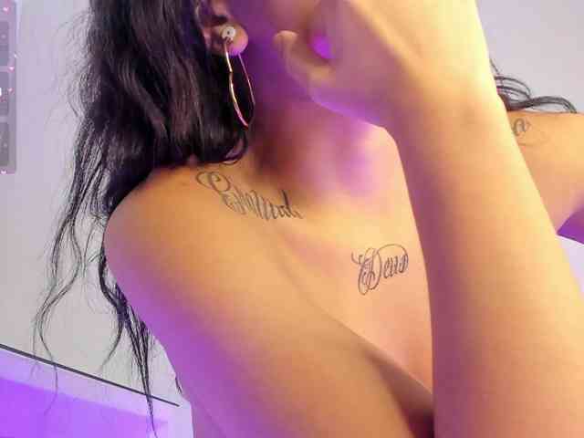 EsmeraldaFox webcam