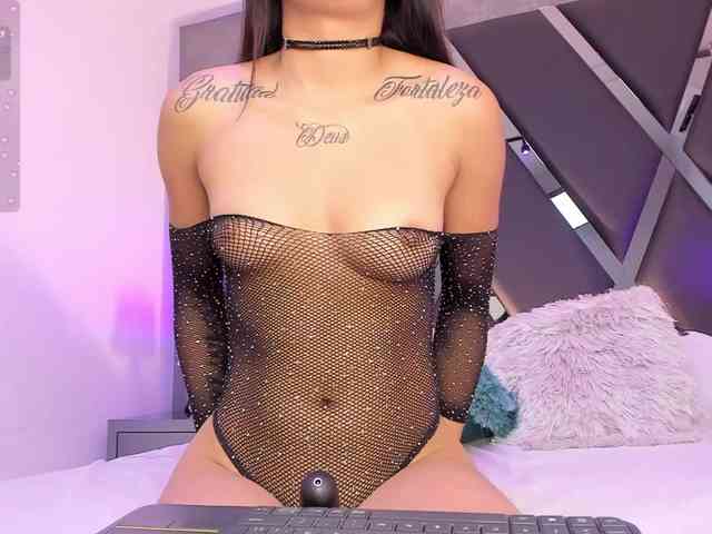 EsmeraldaFox webcam