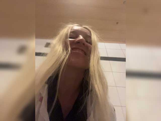 Sara6969 live cam on BongaCams