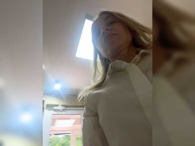 Sara6969 live cam on BongaCams