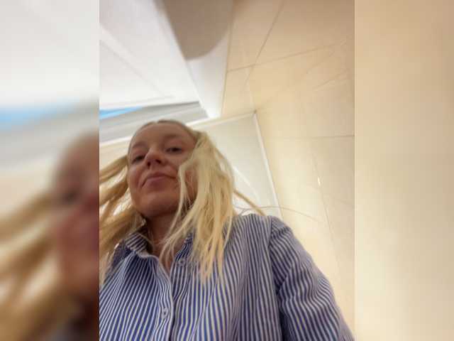 Sara6969 — live female cam