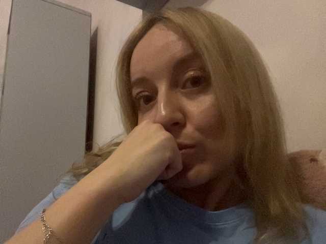 Sara6969 webcam bongacams model stream image