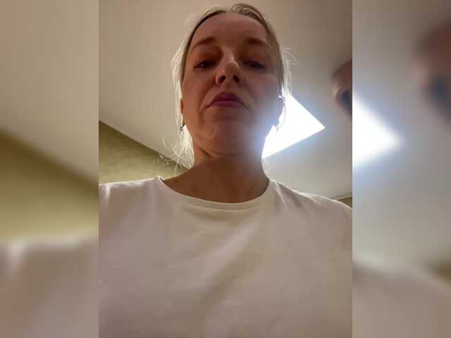 Sara6969 live webcam show