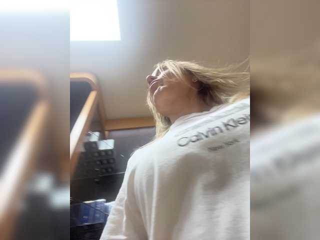 Sara6969 live cam