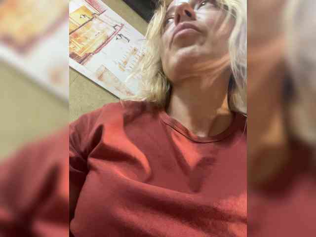 Sara6969 Live Webcam on BongaCams