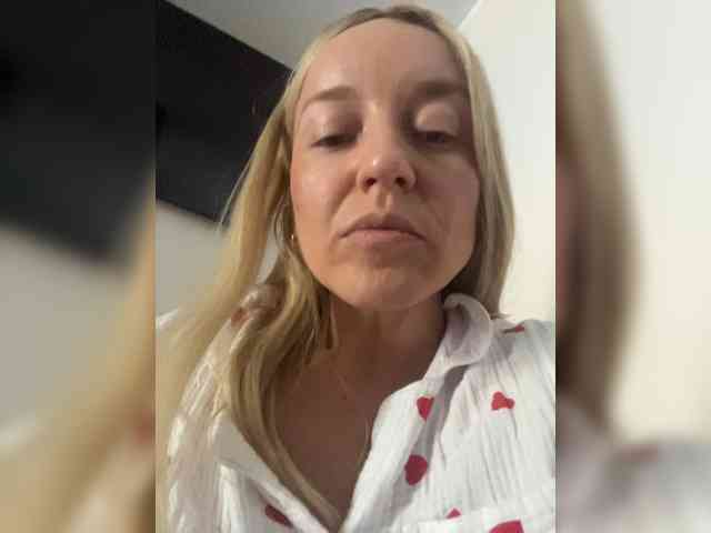 Sara6969 webcam