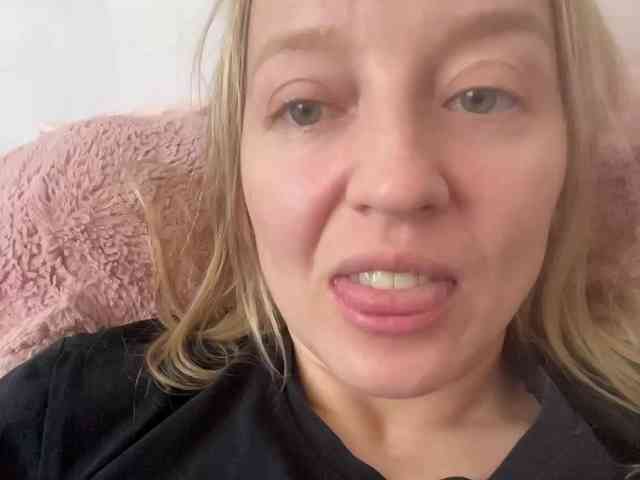 Sara6969 webcam