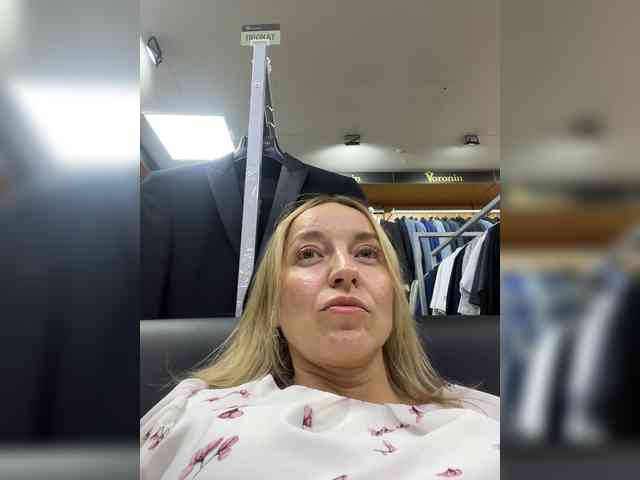 sara6969's live room