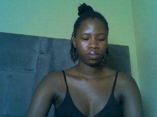 Cuteebony16's Live Webcam