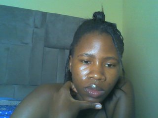 Cuteebony16's Live Webcam