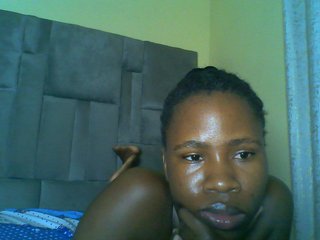 Cuteebony16's Live Webcam
