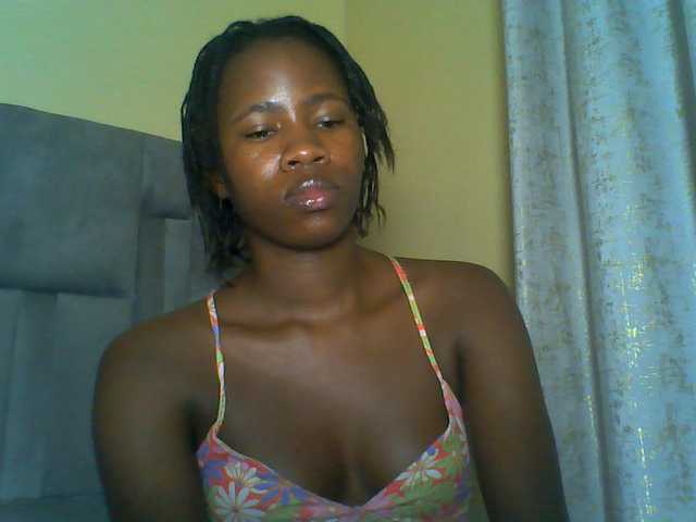 Chat with Cuteebony16 live cam