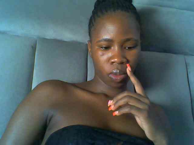 Cuteebony16 webcam