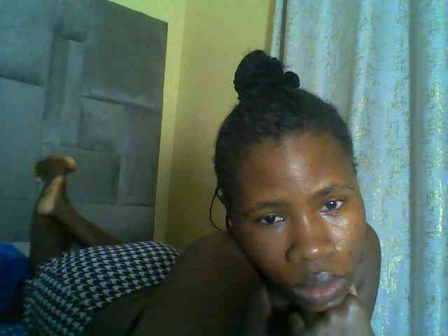 Cuteebony16 webcam