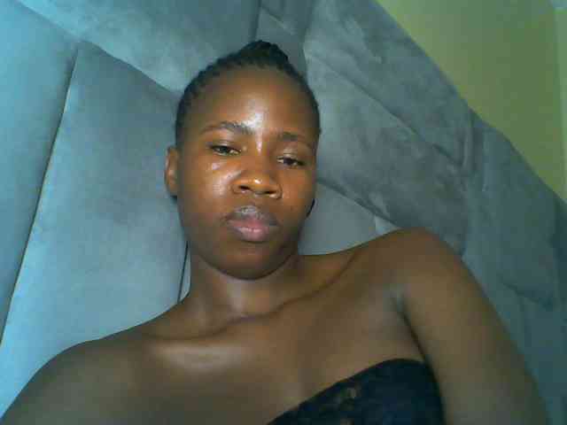 Cuteebony16 webcam
