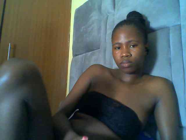 Cuteebony16 webcam