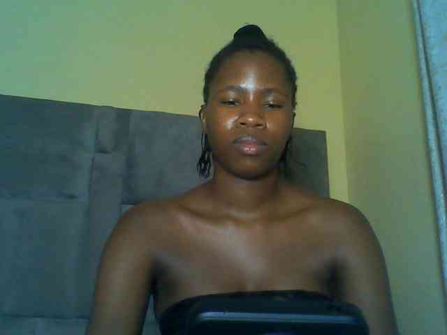 Cuteebony16 webcam