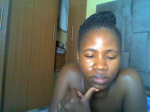 Cuteebony16 webcam