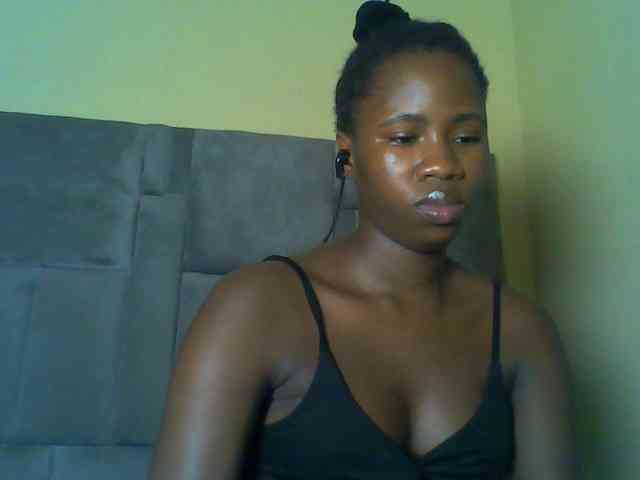 Cuteebony16 webcam
