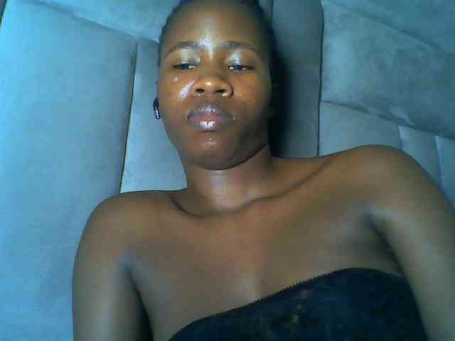 Cuteebony16 webcam
