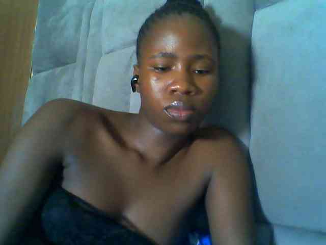 Cuteebony16 webcam