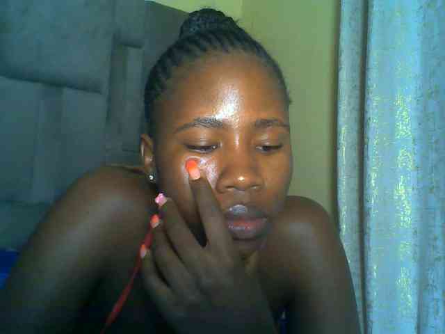 Cuteebony16 webcam