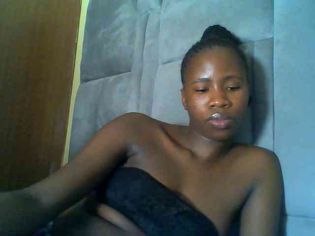 Cuteebony16 webcam