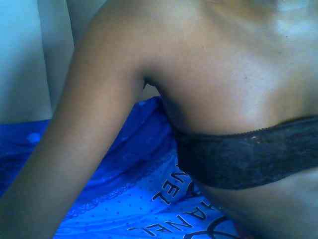 Cuteebony16 webcam