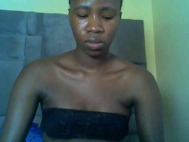 Cuteebony16 webcam