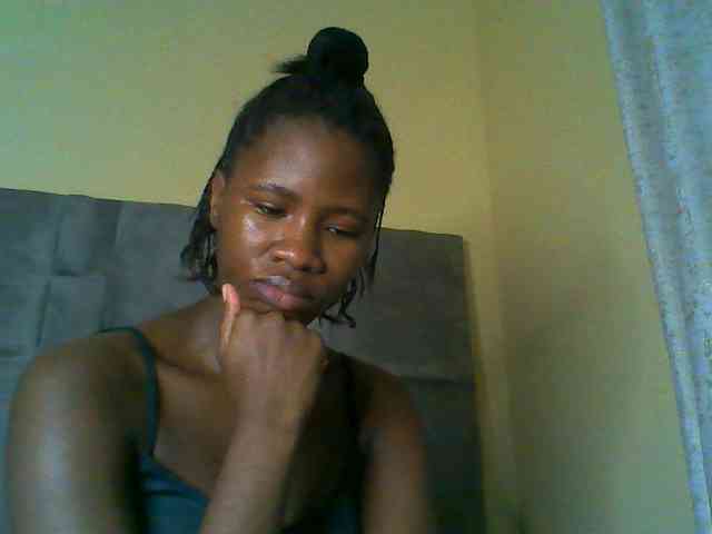 Cuteebony16 Live Webcam on BongaCams